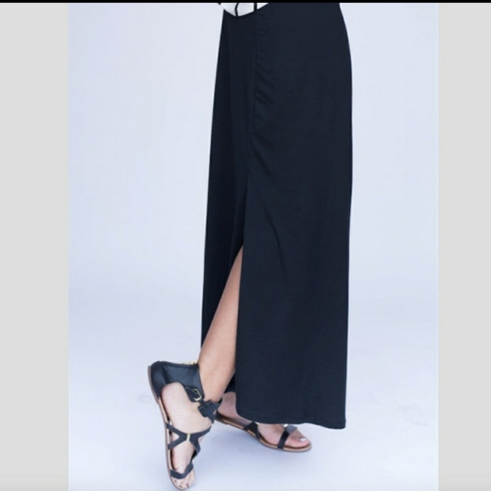 Black maxi with side slit